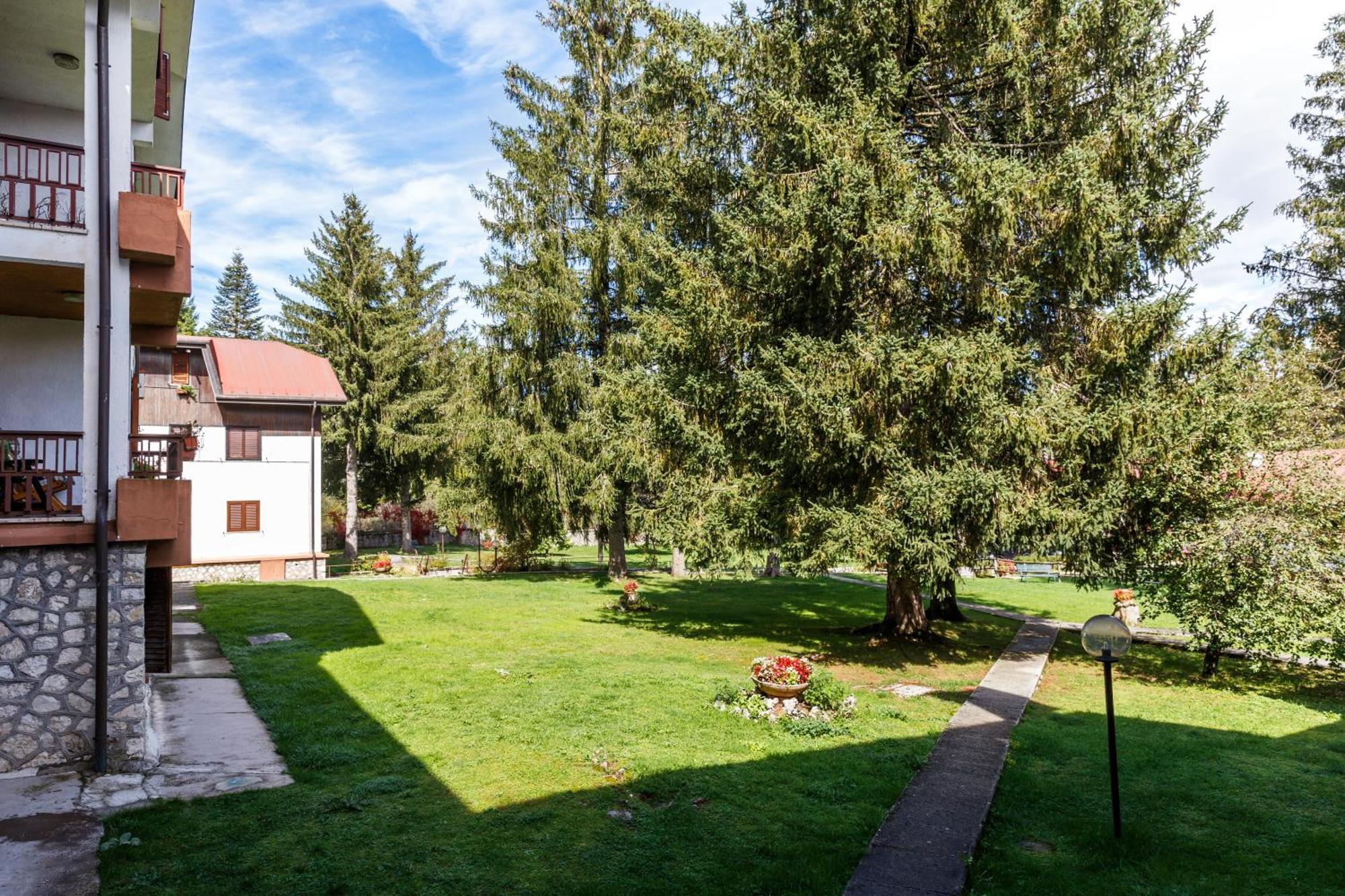 Residence Dei Medici-La Casa Nel Parco Pescasseroli Exterior foto